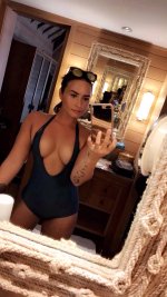 Demi-Lovato-Sexy-2-thefappeningblog (2)dl.jpg
